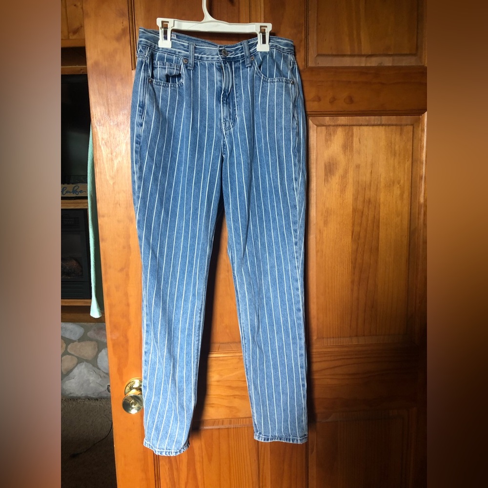 American Eagle size 4 regular Mom Jean NWOT